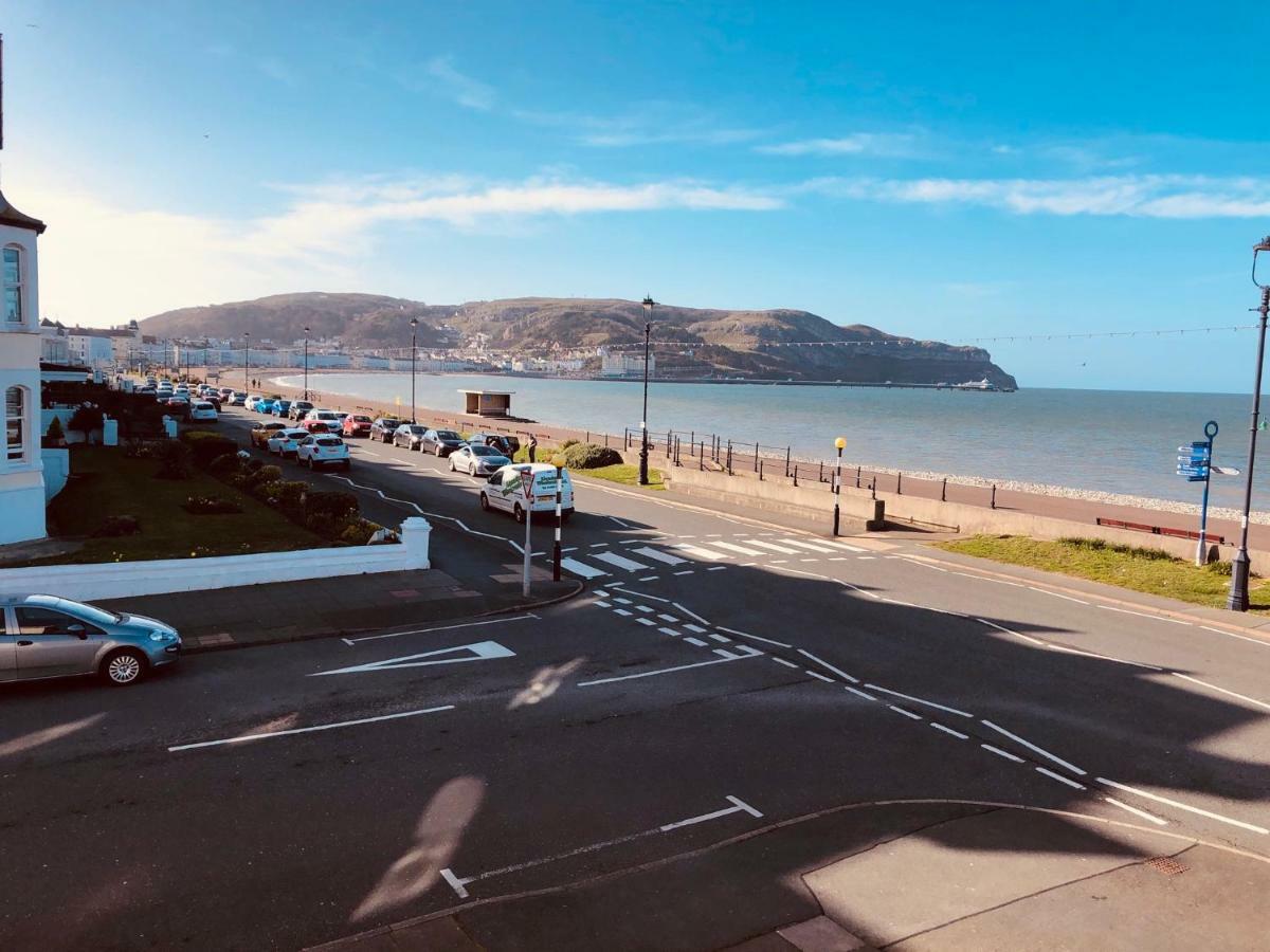 The Manor Hotel Llandudno Exterior photo